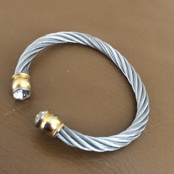 Jewelry - ❤️❤️VINTAGE BEAUTIFUL SILVER COLOR BRACELET🌹🌹